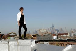 Annie Keating -Up On The Roof / photo by Ehud Lazin / courtesy of Sideways-Media